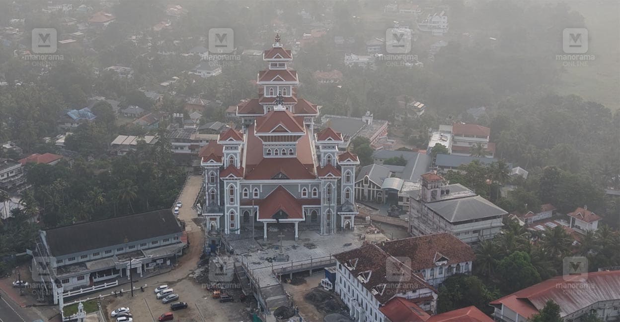 പാറേൽ പള്ളിയുടെ ആകാശദൃശ്യം